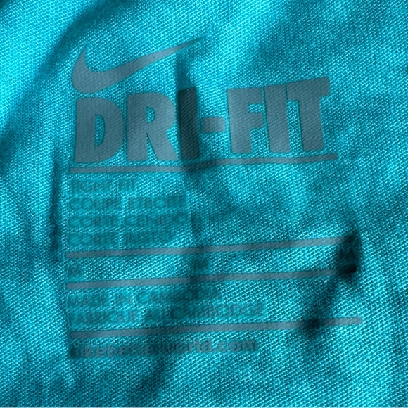 NWOT Nike Medium Dri-Fit Cropped Tee - Picture 5 of 7